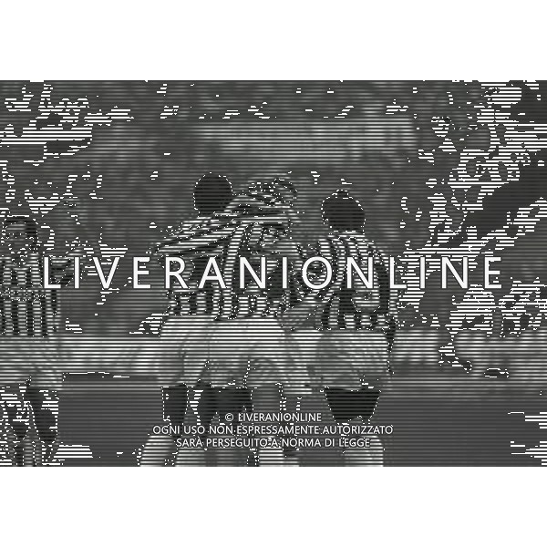 29-10-1989 TORINO CAMPIONATO DI CALCIO SERIE A JUVENTUS SAMPDORIA 1-0 NELLA FOTO ABBRACCI GIOCATORI JUVENTUS DOPO IL GOAL AG ALDO LIVERANI SAS