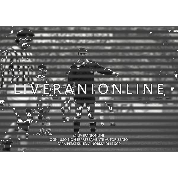 29-10-1989 TORINO CAMPIONATO DI CALCIO SERIE A JUVENTUS SAMPDORIA 1-0 NELLA FOTO ARBITRO CARLO LONGHI AG ALDO LIVERANI SAS
