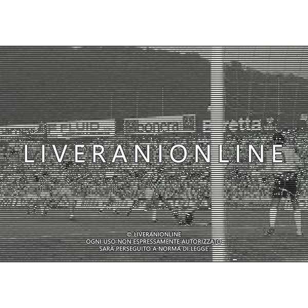 10-05-1987 BRESCIA CAMPIONATO DI CALCIO SERIE A BRESCIA ASCOLI 1-2 NELLA FOTO AZIONE DI GIOCO AG ALDO LIVERANI SAS