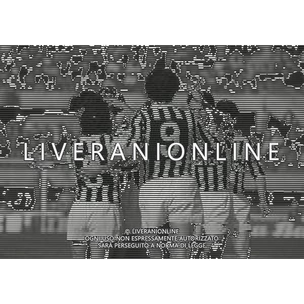 05-03-1989 TORINO CAMPIONATO DI CALCIO SERIE A JUVENTUS ASCOLI 2-0 NELLA FOTO ABBRACCI GIOCATORI JUVENTUS DOPO IL GOAL AG ALDO LIVERANI SAS