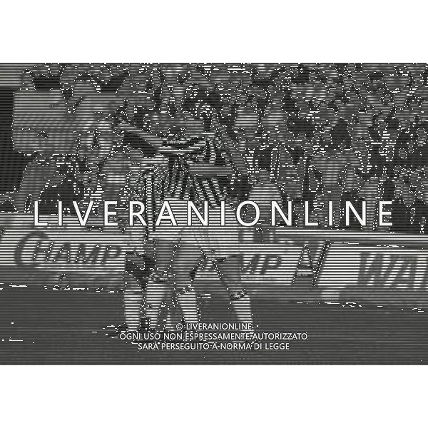 05-03-1989 TORINO CAMPIONATO DI CALCIO SERIE A JUVENTUS ASCOLI 2-0 NELLA FOTO ABBRACCI GIOCATORI JUVENTUS DOPO IL GOAL AG ALDO LIVERANI SAS