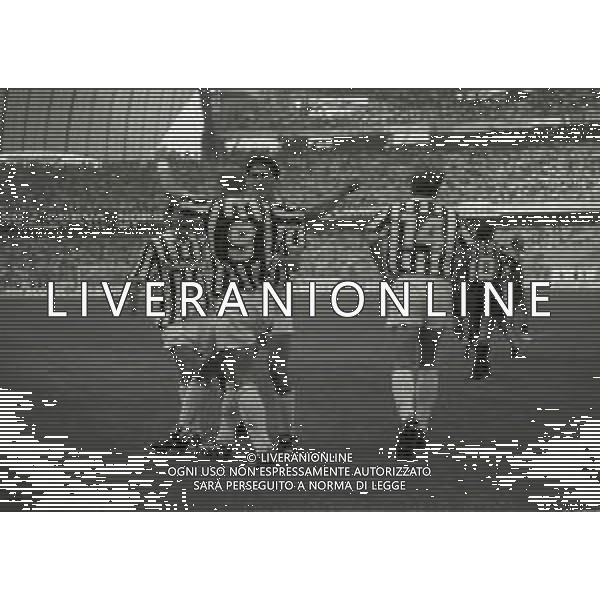 13-09-1992 TORINO CAMPIONATO DI CALCIO SERIE A JUVENTUS ATALANTA 4-1 NELLA FOTO ESULTANZA GIOCATORI JUVENTUS DOPO IL GOAL AG ALDO LIVERANI SAS