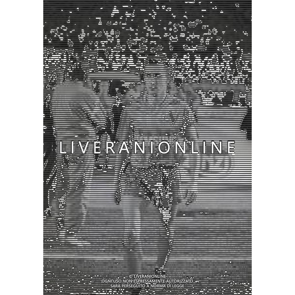 04-04-1990 TORINO SEMFINALE DI ANDATA DI COPPA UEFA JUVENTUS COLONIA 3-2 NELLA FOTO PIERRE LITTBARSKI AG ALDO LIVERANI SAS