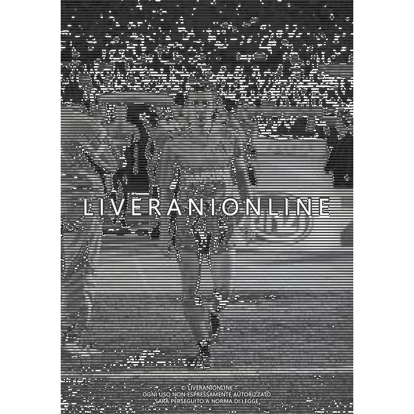 04-04-1990 TORINO SEMFINALE DI ANDATA DI COPPA UEFA JUVENTUS COLONIA 3-2 NELLA FOTO PIERRE LITTBARSKI AG ALDO LIVERANI SAS