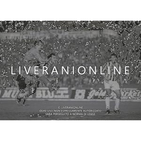 04-04-1990 TORINO SEMFINALE DI ANDATA DI COPPA UEFA JUVENTUS COLONIA 3-2 NELLA FOTO AZIONE DI LUIGI DE AGOSTINI AG ALDO LIVERANI SAS