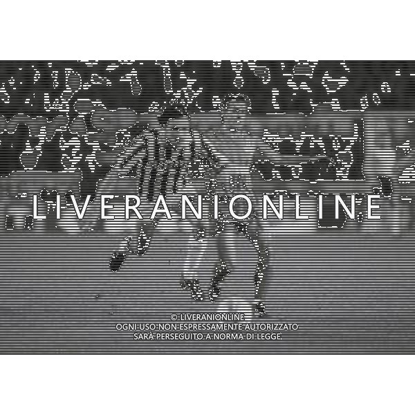 04-04-1990 TORINO SEMFINALE DI ANDATA DI COPPA UEFA JUVENTUS COLONIA 3-2 NELLA FOTO DARIO BONETTI E PIERRE LITTBARSKI AG ALDO LIVERANI SAS