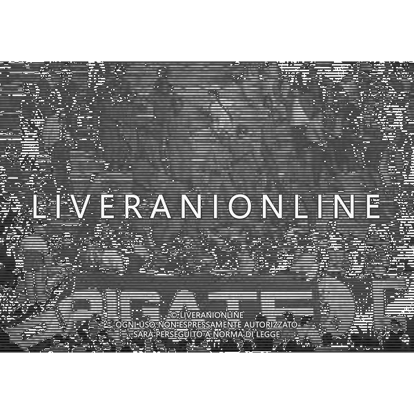 02-05-1990 TORINO FINALE DI ANDATA DI COPPA UEFA JUVENTUS FIORENTINA 3-1 NELLA FOTO SCONTRI TRA TIFOSI SUGLI SPALTI AG ALDO LIVERANI SAS