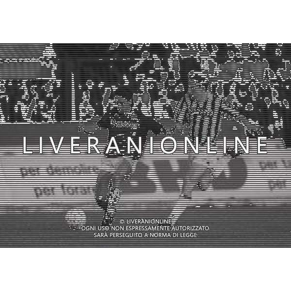 02-05-1990 TORINO FINALE DI ANDATA DI COPPA UEFA JUVENTUS FIORENTINA 3-1 NELLA FOTO ROBERTO BAGGIO E GIANCARLO MAROCCHI AG ALDO LIVERANI SAS