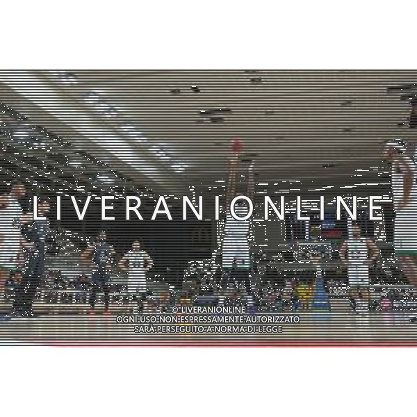 Basket EuroCup 2019/2020 Trento, Italia 04/02/2020 Dolomiti Energia Trento vs Darussafaka Tekfen Istanbul Nella foto: Johnathan Hamilton (12) Darussafaka Tekfen Istanbul al tiro libero dalla lunetta. FOTO ROBERTO TOMMASINI-ALESSIO MARINI-AG ALDO LIVERANI SAS