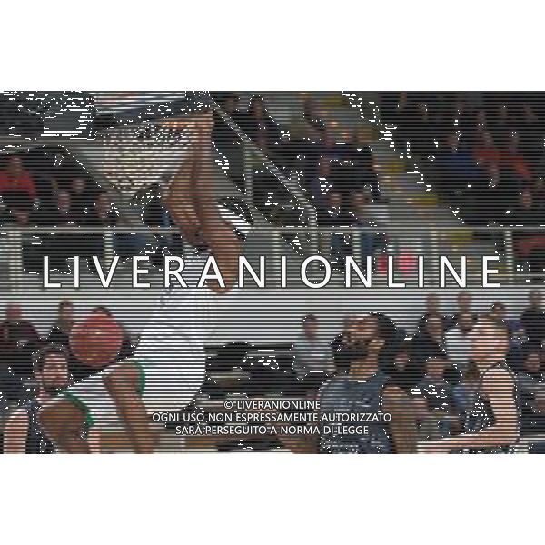 Basket EuroCup 2019/2020 Trento, Italia 04/02/2020 Dolomiti Energia Trento vs Darussafaka Tekfen Istanbul Nella foto: Jarrod Jones (21) Darussafaka Tekfen Istanbul schiaccia a canestro. FOTO ROBERTO TOMMASINI-ALESSIO MARINI-AG ALDO LIVERANI SAS