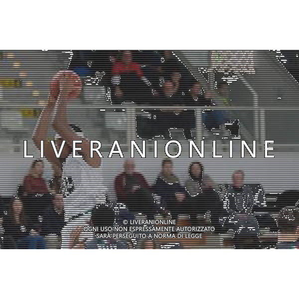 Basket EuroCup 2019/2020 Trento, Italia 04/02/2020 Dolomiti Energia Trento vs Darussafaka Tekfen Istanbul Nella foto: Jarrod Jones (21) Darussafaka Tekfen Istanbul lotta a rimbalzo. FOTO ROBERTO TOMMASINI-ALESSIO MARINI-AG ALDO LIVERANI SAS