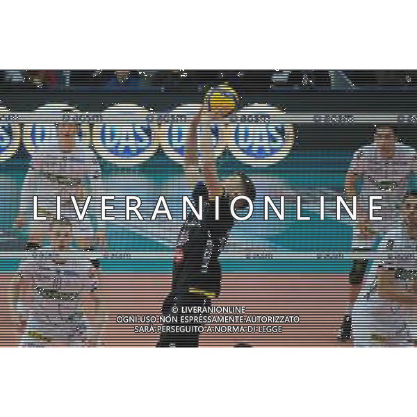 Campionato di Volley Superlega Serie A 2019/2020 Verona, Italia 05/02/2020 Calzedonia Verona - Kioene Padova Nella foto: Palleggio di Luca Spirito (13) Calzedonia Verona ©Roberto Tommasini - Alessio Marini / AGENZIA ALDO LIVERANI SAS