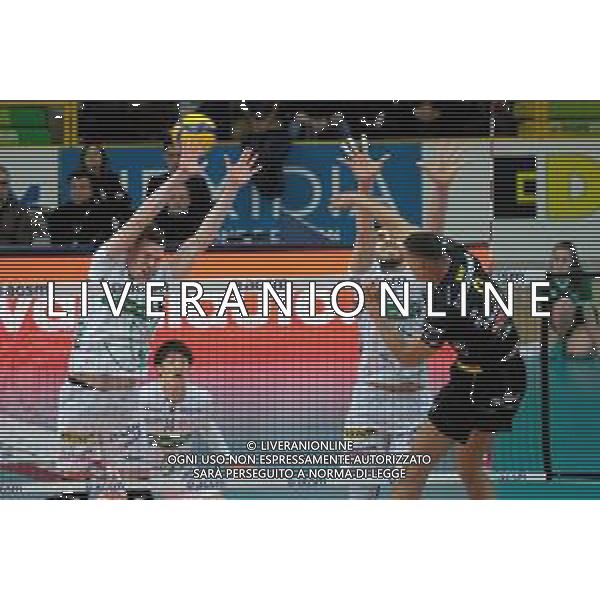 Campionato di Volley Superlega Serie A 2019/2020 Verona, Italia 05/02/2020 Calzedonia Verona - Kioene Padova Nella foto: Muro a due Kioene Padova con Luigi Randazzo (18) Kioene Padova ©Roberto Tommasini - Alessio Marini / AGENZIA ALDO LIVERANI SAS