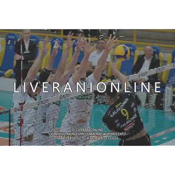 Campionato di Volley Superlega Serie A 2019/2020 Verona, Italia 05/02/2020 Calzedonia Verona - Kioene Padova Nella foto: Muro a tre Padova con Fernando Hernandez Ramos (19) Kioene Padova ©Roberto Tommasini - Alessio Marini / AGENZIA ALDO LIVERANI SAS
