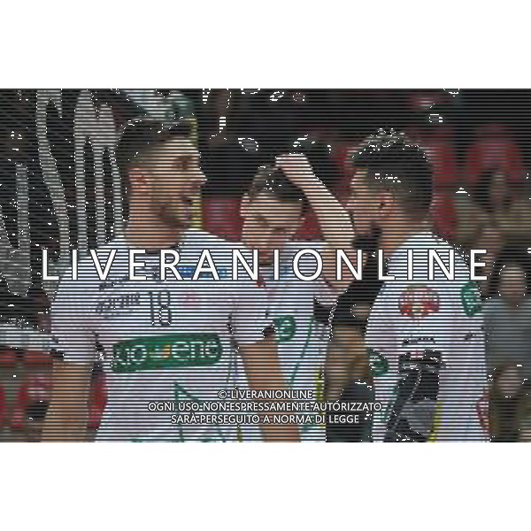 Campionato di Volley Superlega Serie A 2019/2020 Verona, Italia 05/02/2020 Calzedonia Verona - Kioene Padova Nella foto: Esultanza Padova con Luigi Randazzo (18) Kioene Padova - Fernando Hernandez Ramos (19) Kioene Padova ©Roberto Tommasini - Alessio Marini / AGENZIA ALDO LIVERANI SAS