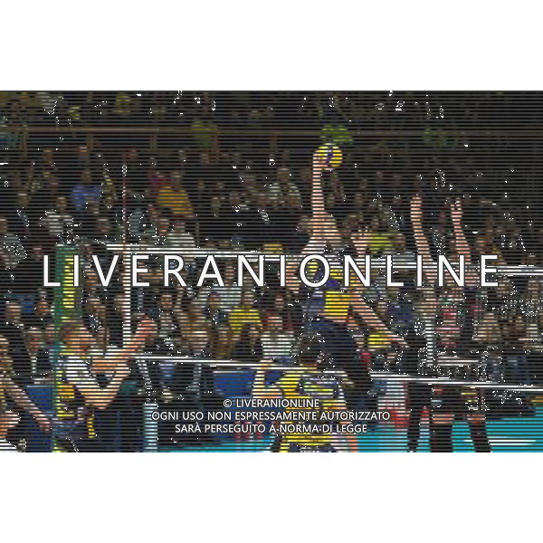Campionato di Volley Superlega Serie A 2019/2020 Modena, Italia 05/02/2020 Leo Shoes Modena vs Cucine Lube Civitanova Nella foto: Attacco di Maxwell Philip Holt (12) (Leo Shoes Modena) ©Daniele Nicli - Alessio Marini / AGENZIA ALDO LIVERANI SAS