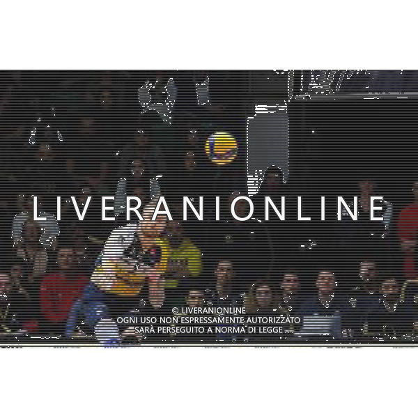 Campionato di Volley Superlega Serie A 2019/2020 Modena, Italia 05/02/2020 Leo Shoes Modena vs Cucine Lube Civitanova Nella foto: Battuta di Ivan Zaytsev (09) (Loe Shoes Modena) ©Daniele Nicli - Alessio Marini / AGENZIA ALDO LIVERANI SAS