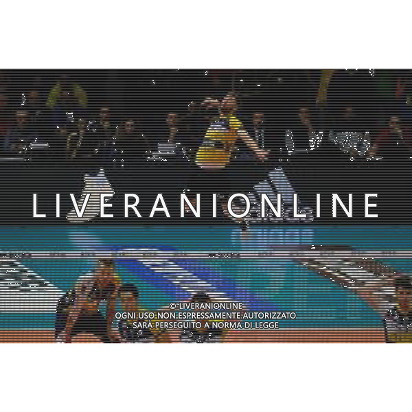 Campionato di Volley Superlega Serie A 2019/2020 Modena, Italia 05/02/2020 Leo Shoes Modena vs Cucine Lube Civitanova Nella foto: Battuta di Bartosz Bednorz (10) (Leo Shoes Modena) ©Daniele Nicli - Alessio Marini / AGENZIA ALDO LIVERANI SAS