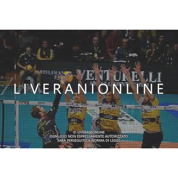 Campionato di Volley Superlega Serie A 2019/2020 Modena, Italia 05/02/2020 Leo Shoes Modena vs Cucine Lube Civitanova Nella foto: Muro a tre della Leo Shoes Modena ©Daniele Nicli - Alessio Marini / AGENZIA ALDO LIVERANI SAS