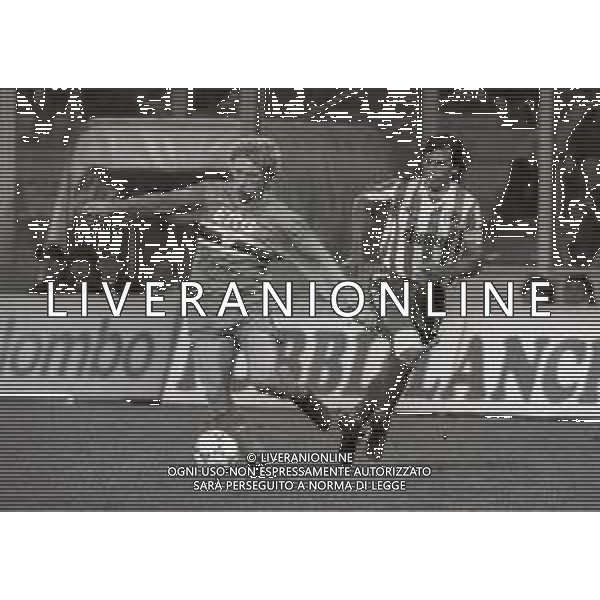 07-11-1990 GENOVA COPPA DELLE COPPE OTTAVI DI RITORNO SAMPDORIA-OLYMPIAKOS 3-1 NELLA FOTO Aleksey Mikhaylichenko AG ALDO LIVERANI SAS