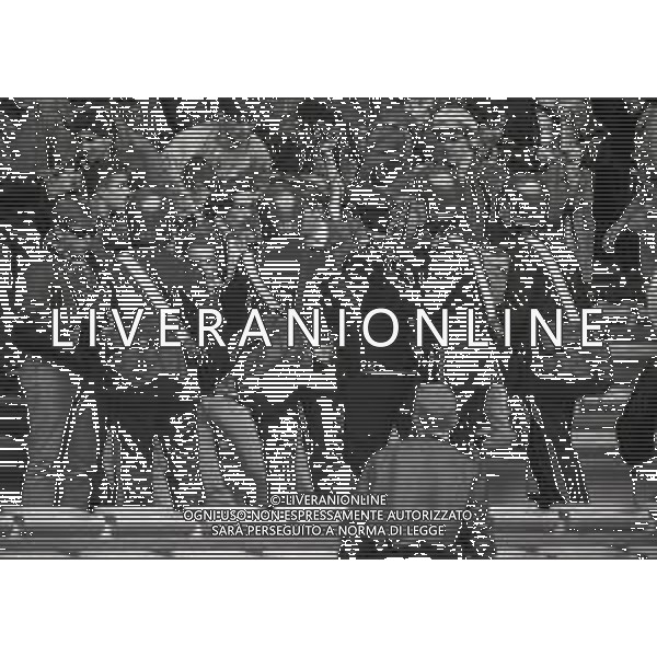 28-10-1990 TORINO CAMPIONATO DI CALCIO SERIE A JUVENTUS INTER 4-2 NELLA FOTO CARABINIERI COI TIFOSI AG ALDO LIVERANI SAS