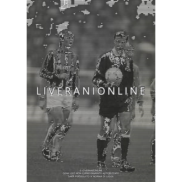 28-02-1993 MILANO CAMPIONATO DI CALCIO SERIE A MILAN SAMPDORIA 4-0 NELLA FOTO PAOLO MALDINI E ARBITRO PIERO CECCARINI AG ALDO LIVERANI SAS