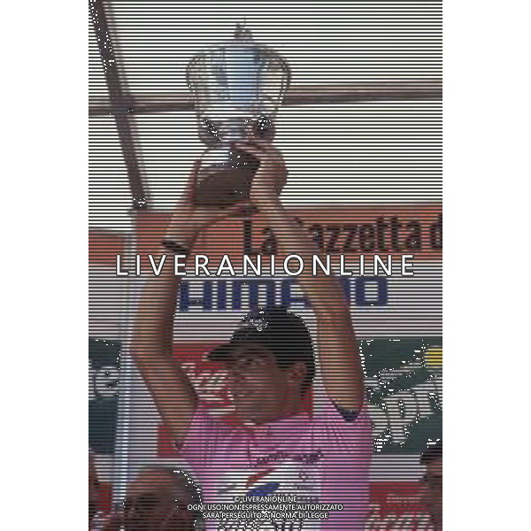 RETROSPETTIVA MIGUEL INDURAIN CICLISTA NELLA FOTO MIGUEL INDURAIN CON LA MAGLIA ROSA VINCE IL GIRO D\'ITALIA 1992 AG ALDO LIVERANI SAS