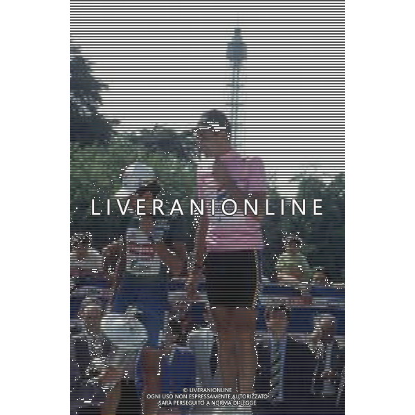 RETROSPETTIVA MIGUEL INDURAIN CICLISTA NELLA FOTO MIGUEL INDURAIN CON LA MAGLIA ROSA VINCE IL GIRO D\'ITALIA 1992 AG ALDO LIVERANI SAS