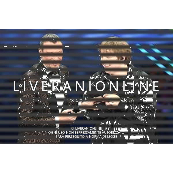 Foto: Aldo Liverani 06/02/2020 Sanremo (Italia) Spettacolo Serata n\'3 - 70\' Festival di Sanremo Teatro Ariston Nella foto: Amadeus e Lewis Capaldi Photo: Aldo Liverani 06 February 2020 Sanremo (Italy) Entertainment Day 3 of 70\' Festival Sanremo In the pic: Amadeus and Lewis Capaldi