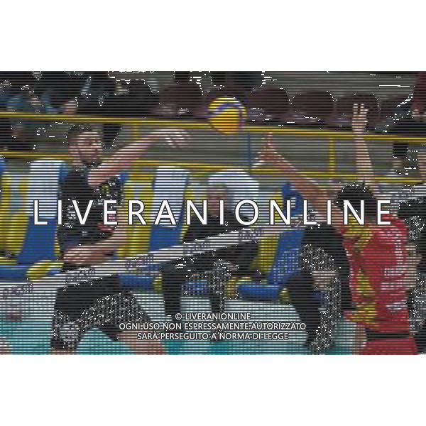 Campionato di Volley Superlega Serie A 2019/2020 Verona, Italia 08/02/2020 Calzedonia Verona vs Tonno Callipo Calabria Vibo Valentia Nella foto: Primo tempo di Enrico Cester (12) Calzedonia Verona FOTO ROBERTO TOMMASINI-ALESSIO MARINI-AG ALDO LIVERANI SAS