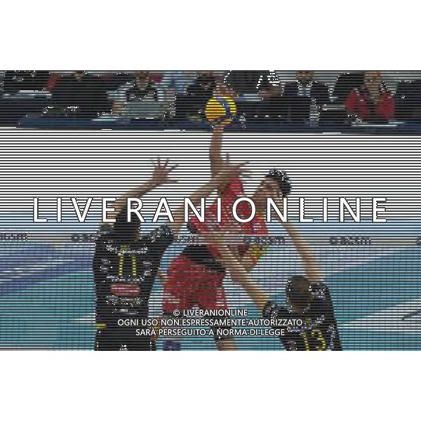Campionato di Volley Superlega Serie A 2019/2020 Verona, Italia 08/02/2020 Calzedonia Verona vs Tonno Callipo Calabria Vibo Valentia Nella foto: Primo tempo di Barthelemy Chinenyeze (10) Tonno Callipo - Vibo Valentia. FOTO ROBERTO TOMMASINI-ALESSIO MARINI-AG ALDO LIVERANI SAS
