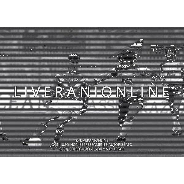 20-02-1994 BRESCIA CAMPIONATO DI CALCIO SERIE B BRESCIA FIORENTINA 3-1 NELLA FOTO JOAN SABAU E GABRIEL BATISTUTA AG ALDO LIVERANI SAS