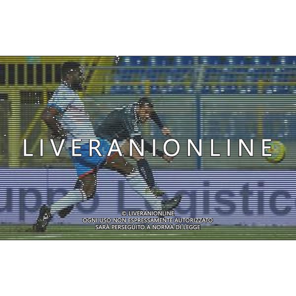 Campionato di Calcio Serie C - Lega Pro 2019/2020 Castellamare di Stabia, Italia 09/02/2020 Cavese vs Catania Nella foto: Nunzio Di Roberto (7) Cavese 1919 va al tiro contrastato da Moise Emmanuel Mbende (3) Calcio Catania FOTO ANDREA D\'AMICO-ALESSIO MARINI-AG ALDO LIVERANI SAS