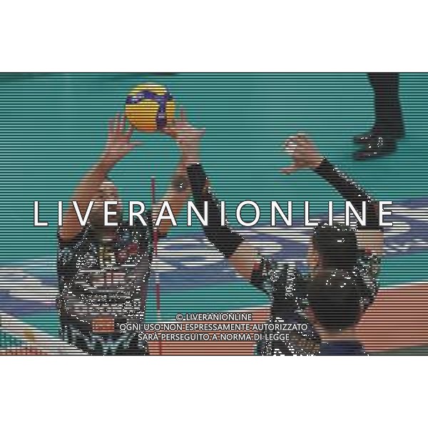 Campionato di Volley Superlega Serie A 2019/2020 Perugia, Italia 09/02/2020 Sir Safety Conad Perugia vs Gas Sales Piacenza Nella foto: giuliano de cecco (n.15 palleggiatore sir safety conad perugia) in ricezione FOTO LORIS CERQUIGLINI-ALESSIO MARINI-AG ALDO LIVERANI SAS