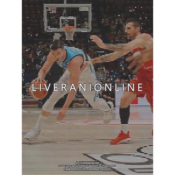 Campionato di Basket Serie A 2019/2020 Milano, Italia 09/02/2020 AX Armani Exchange Olimpia Milano vs Vanoli Basket Cremona Nella foto: Stojanovic della Vanoli Cremona ostacolato da Andrea Cinciarini della AX Armani Exchange Olimpia Milano ©Savino Paolella - Alessio Marini / AGENZIA ALDO LIVERANI SAS