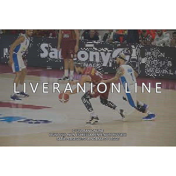 Campionato di Basket Serie A 2019/2020 Venezia, Italia 09/02/2020 Umana Reyer Venezia vs De Longhi Treviso Basket Nella foto: Il fallo di David Logan (De\' Longhi Treviso) ai danni di Jeremy Chappell (Umana Reyer Venezia) FOTO MATTIA RADONI-ALESSIO MARINI-AG ALDO LIVERANI SAS