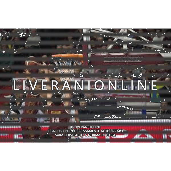 Campionato di Basket Serie A 2019/2020 Venezia, Italia 09/02/2020 Umana Reyer Venezia vs De Longhi Treviso Basket Nella foto: Lorenzo Uglietti (De\' Longhi Treviso) contrastato da Austin Daye (Umana Reyer Venezia) e Gasper Vidmar (Umana Reyer Venezia) FOTO MATTIA RADONI-ALESSIO MARINI-AG ALDO LIVERANI SAS
