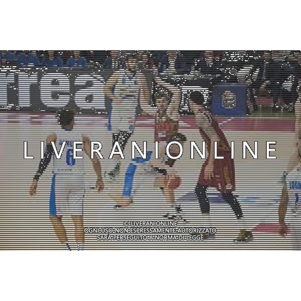 Campionato di Basket Serie A 2019/2020 Venezia, Italia 09/02/2020 Umana Reyer Venezia vs De Longhi Treviso Basket Nella foto: Il fallo di Ariel Filloy (Umana Reyer Venezia) ai danni di Aleksej Nikolic (De\' Longhi Treviso) FOTO MATTIA RADONI-ALESSIO MARINI-AG ALDO LIVERANI SAS