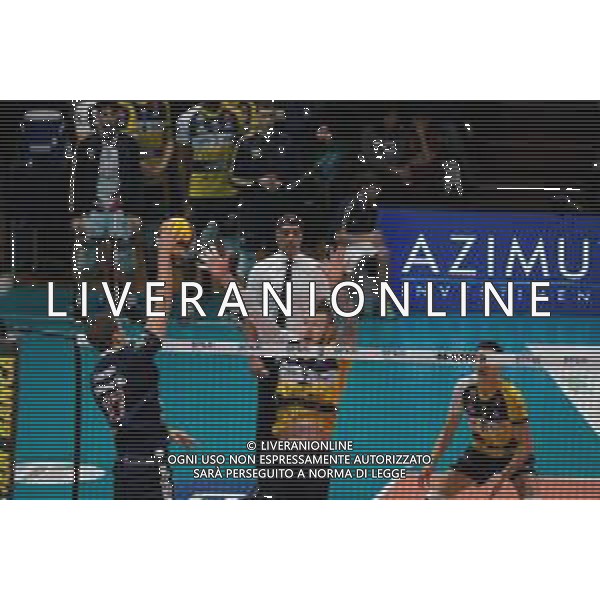 Campionato di Volley Superlega Serie A 2019/2020 Modena, Italia 09/02/2020 Leo Shoes Modena vs Allianz Milano Nella foto: Attacco di Trevor Clevenot (17) (Allianz Milano) e muro di Ivan Zaytsev (09) (Loe Shoes Modena) FOTO DANIELE NICLI-ALESSIO MARINI-AG ALDO LIVERANI SAS