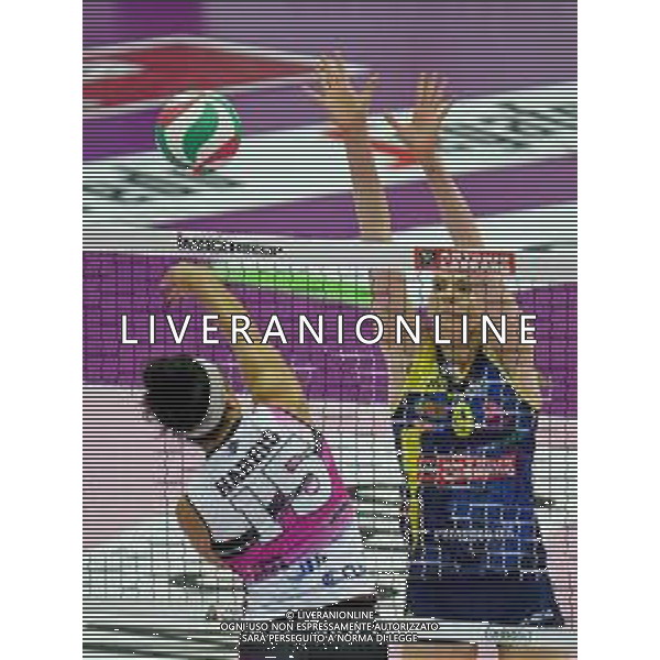 Campionato di Volley Serie A1 Femminile 2019/2020 Treviso, Italia 09/02/2020 Imoco Volley Conegliano vs Golden Tulip Volalto 2.0 Caserta Nella foto: Schiacciata di Deja Sabine Harris (Caserta) e muro di Alexandra Botezat (Conegliano) FOTO ETTORE GRIFFONI-ALESSIO MARINI-AG ALDO LIVERANI SAS