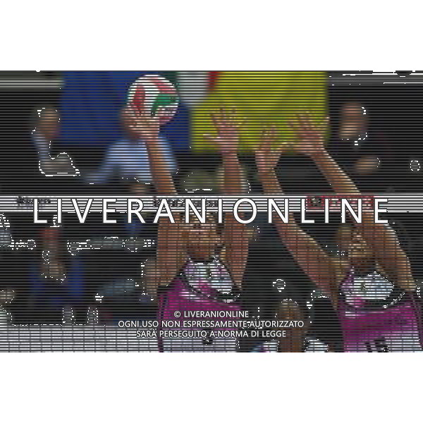Campionato di Volley Serie A1 Femminile 2019/2020 Treviso, Italia 09/02/2020 Imoco Volley Conegliano vs Golden Tulip Volalto 2.0 Caserta Nella foto: Muro di Ludovica Dalia (Caserta) FOTO ETTORE GRIFFONI-ALESSIO MARINI-AG ALDO LIVERANI SAS