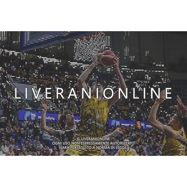 FIBA Intercontinental Cup Tenerife, Italia 09/02/2020 Finale - Segafredo Virtus Bologna vs Iberostar Tenerife Nella foto: Giorgi Shermadini (Iberostar Tenerife) conquista un rimbalzo in attacco FOTO DAVIDE DI LALLA-ALESSIO MARINI-AG ALDO LIVERANI SAS