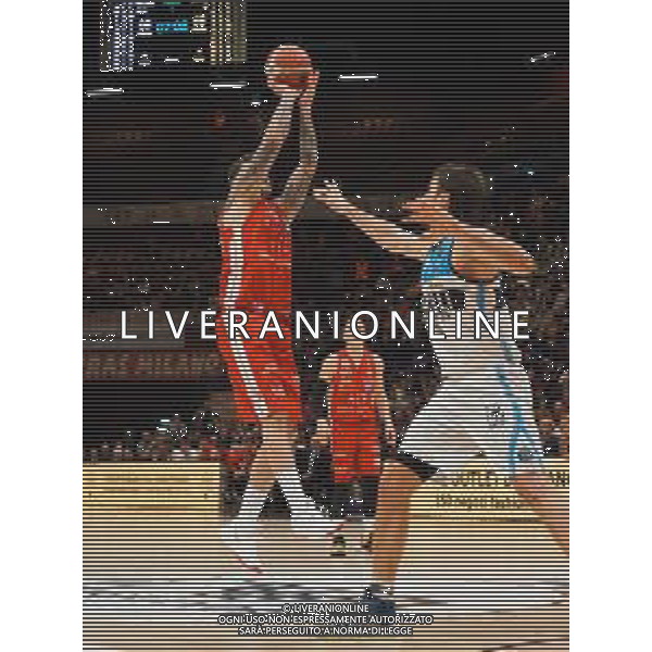 Campionato di Basket Serie A 2019/2020 Milano, Italia 09/02/2020 AX Armani Exchange Olimpia Milano vs Vanoli Basket Cremona Nella foto: Micov della AX Armani Exchange Olimpia Milano al tiro da 3 ostacolato da Sobin della Vanoli Cremona FOTO SAVINO PAOLELLA-ALESSIO MARINI -AG ALDO LIVERANI SAS