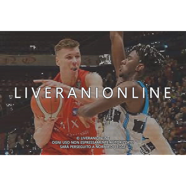 Campionato di Basket Serie A 2019/2020 Milano, Italia 09/02/2020 AX Armani Exchange Olimpia Milano vs Vanoli Basket Cremona Nella foto: Micov della AX Armani Exchange Olimpia Milano ostacolato da Akele della Vanoli Cremona FOTO SAVINO PAOLELLA-ALESSIO MARINI -AG ALDO LIVERANI SAS
