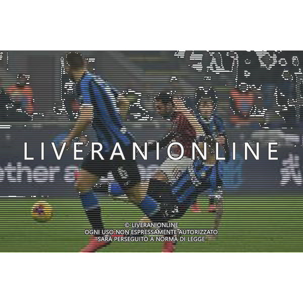 sullo 0 a 0 hakan Calhanoglu colpisce il palo con un tiro da fuori area Inter vs Milan Campionato Serie A TIM - 23¬∞ giornata Milano 09-02-2020 Stadio Giuseppe Meazza - San Siro foto Roberto Garavaglia - ag. Aldo Liverani sas / AGENZIA ALDO LIVERANI SAS