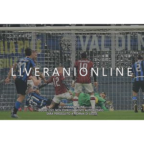 Gianluigi Donnarumma in parata su Skriniar Inter vs Milan Campionato Serie A TIM - 23¬∞ giornata Milano 09-02-2020 Stadio Giuseppe Meazza - San Siro foto Roberto Garavaglia - ag. Aldo Liverani sas / AGENZIA ALDO LIVERANI SAS