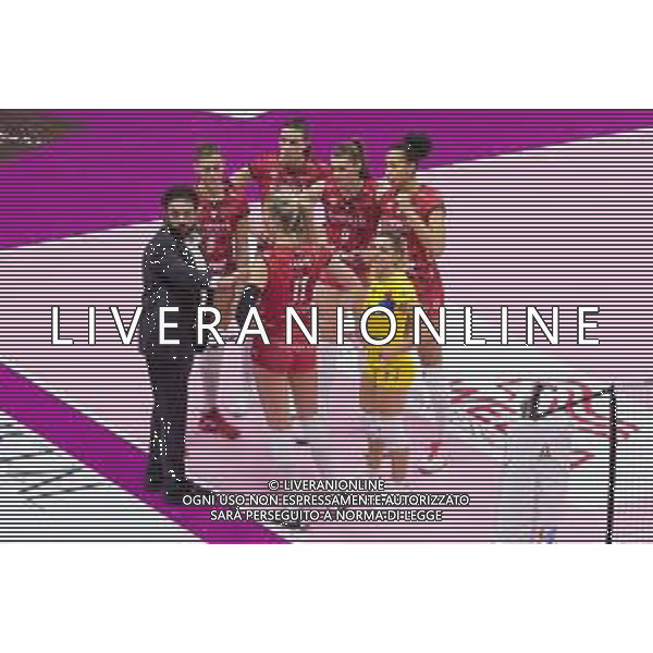 Campionato di Volley Serie A1 Femminile 2019/2020 Busto Arsizio, Italia 09/02/2020 Unet E-Work Busto Arsizio vs Igor Gorgonzola Novara Nella foto: coach Stefano Lavarini parla con la squadra durante un video check (UYBA Unet E-Work Busto Arsizio) FOTO ELISA CALABRESE-ALESSIO MARINI-AG ALDO LIVERANI SAS