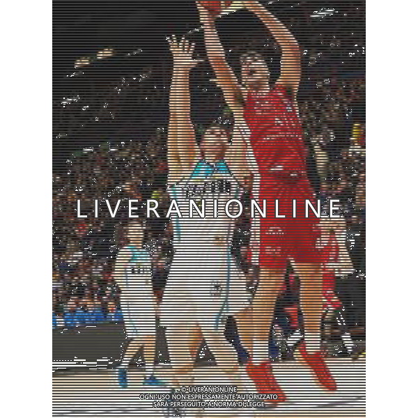 Campionato di Basket Serie A 2019/2020 Milano, Italia 09/02/2020 AX Armani Exchange Olimpia Milano vs Vanoli Basket Cremona Nella foto: Luis Scola della AX Armani Exchange Olimpia Milano ostacolato da Stojanovic della Vanoli Cremona FOTO SAVINO PAOLELLA-ALESSIO MARINI-AG ALDO LIVERANI SAS