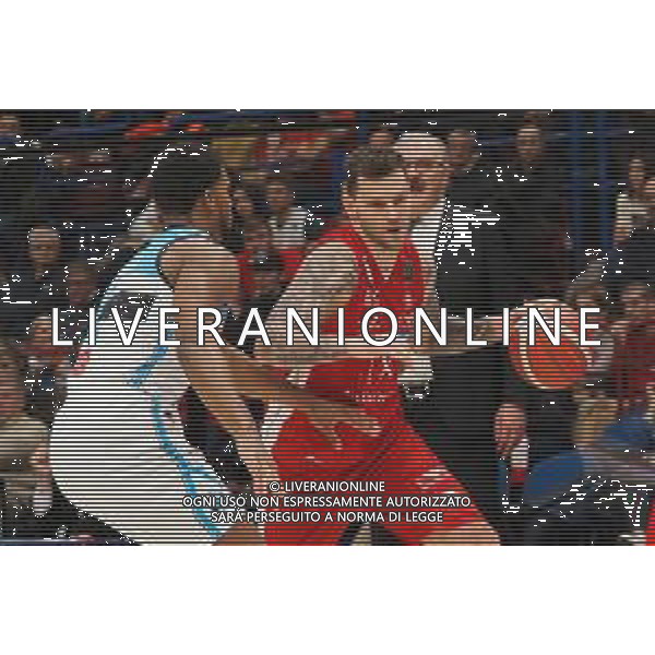 Campionato di Basket Serie A 2019/2020 Milano, Italia 09/02/2020 AX Armani Exchange Olimpia Milano vs Vanoli Basket Cremona Nella foto: Micov della AX Armani Exchange Olimpia Milano ostacolato da Saunders della Vanili Cremona FOTO SAVINO PAOLELLA-ALESSIO MARINI-AG ALDO LIVERANI SAS