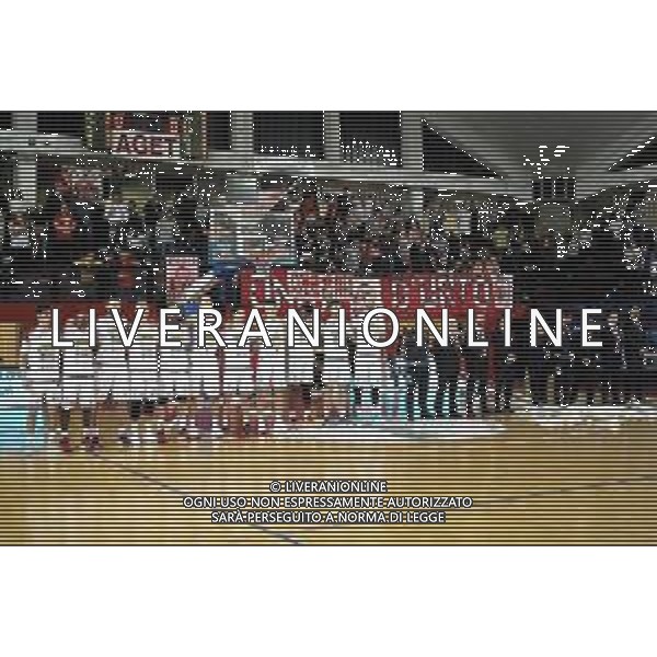 IMOLA 09-02-2020 STAFF E GIOCATORI PROTESTANO CONTRO LA SOCIETA\' PER GLI STIPENDI MANCATI SCRITTO IN UNA LETTERA ANDRE COSTA IMOLA BASKET(LE NATURELLE) NELLA FOTO SQUADRA E STAFF FOTO GIANNI SANNA-AG ALDO LIVERANI SAS
